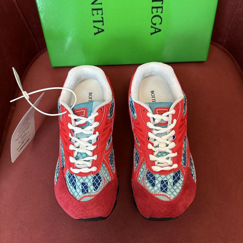 b0tte*a Ven*ta sneaker
