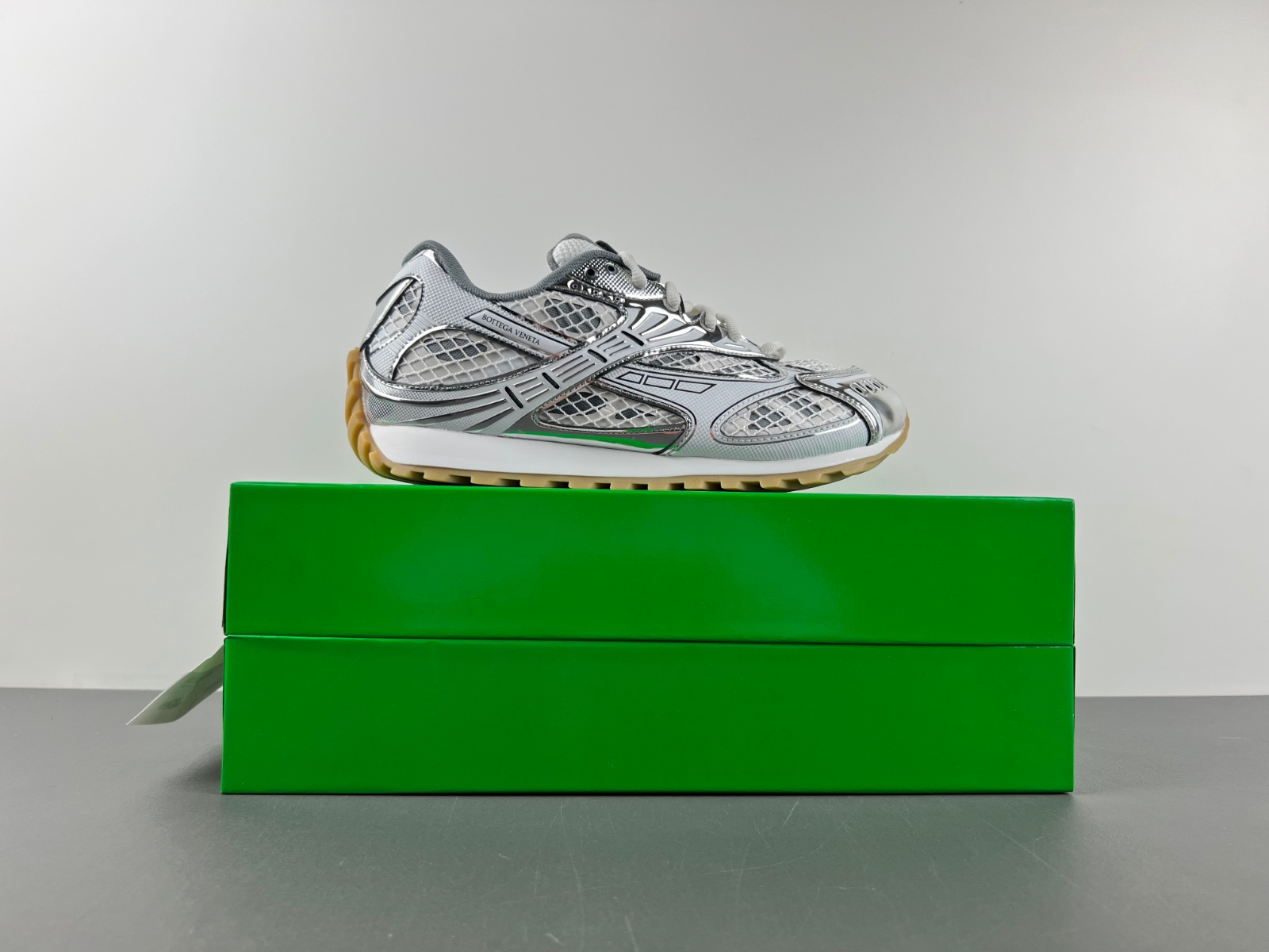 b0tte*a Ven*ta sneaker