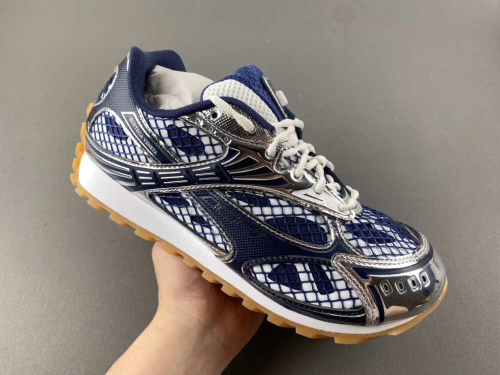 b0tte*a Ven*ta sneaker