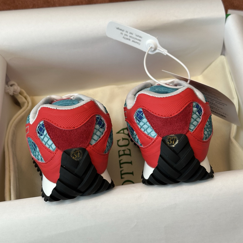 b0tte*a Ven*ta sneaker