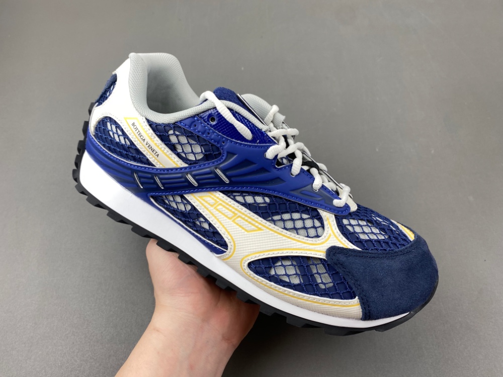 b0tte*a Ven*ta sneaker