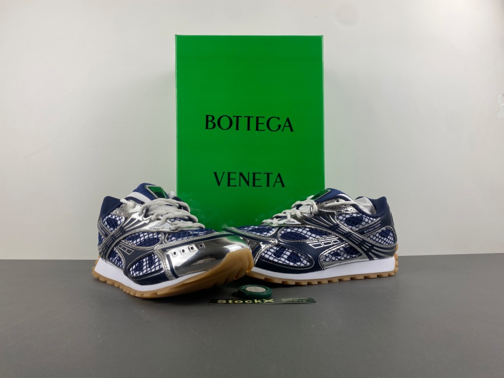 b0tte*a Ven*ta sneaker