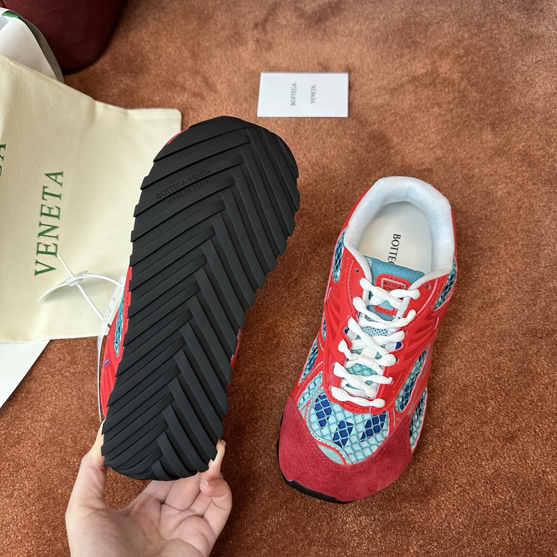b0tte*a Ven*ta sneaker