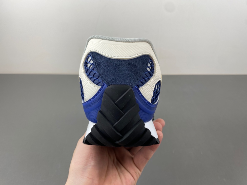 b0tte*a Ven*ta sneaker