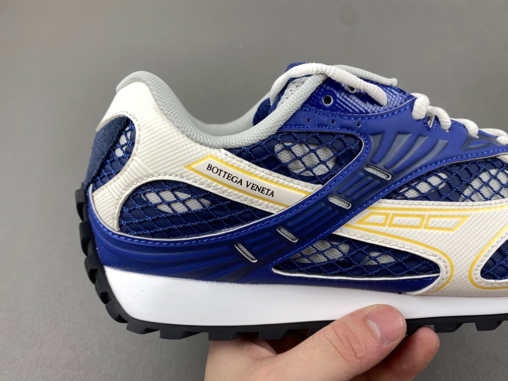 b0tte*a Ven*ta sneaker