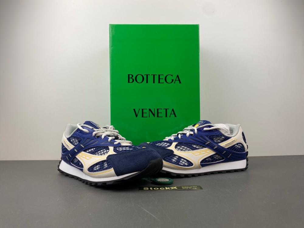 b0tte*a Ven*ta sneaker