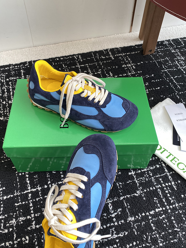 b0tte*a Ven*ta sneaker