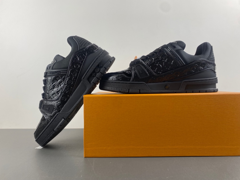 LV Trainer Sneaker