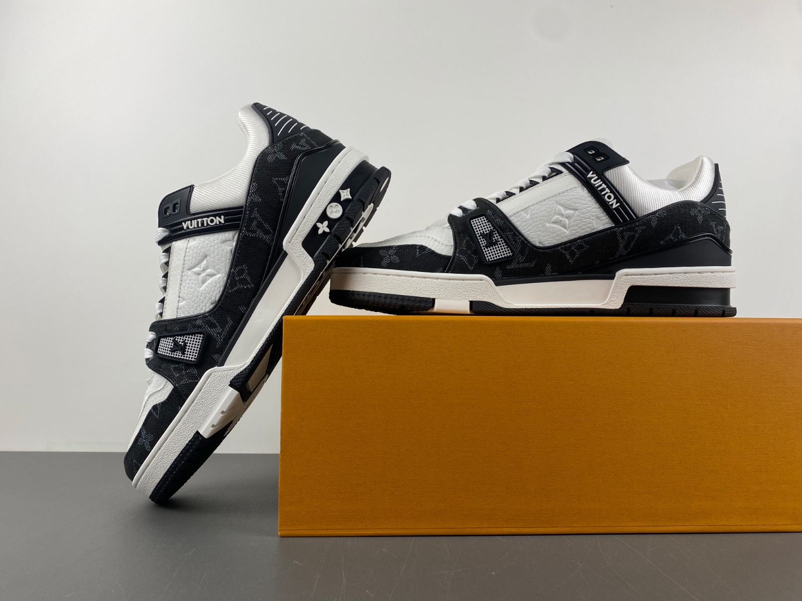 LV Trainer Sneaker