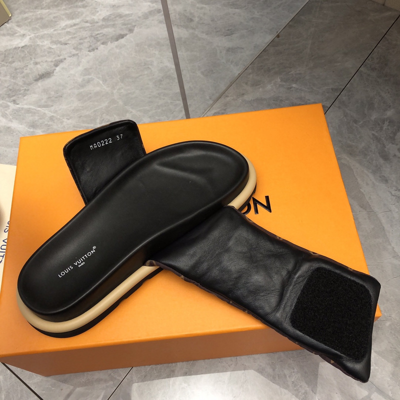 LV POOL PILLOW COMFORT MULE