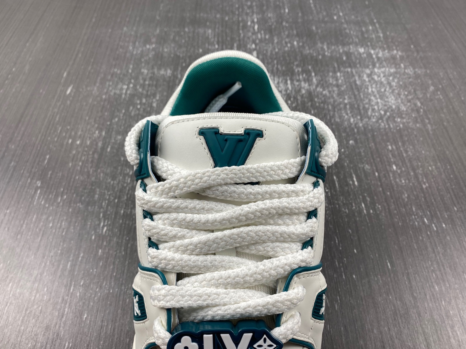 LV Trainer Maxi Sneaker